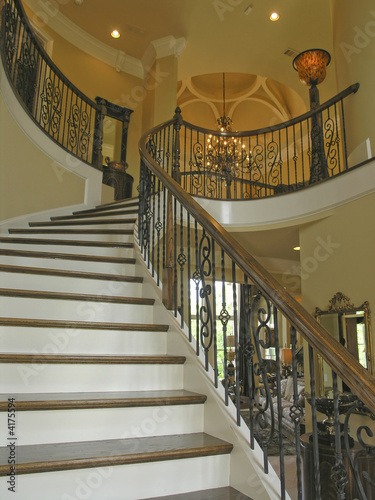 Luxury 2 – Staircase 3