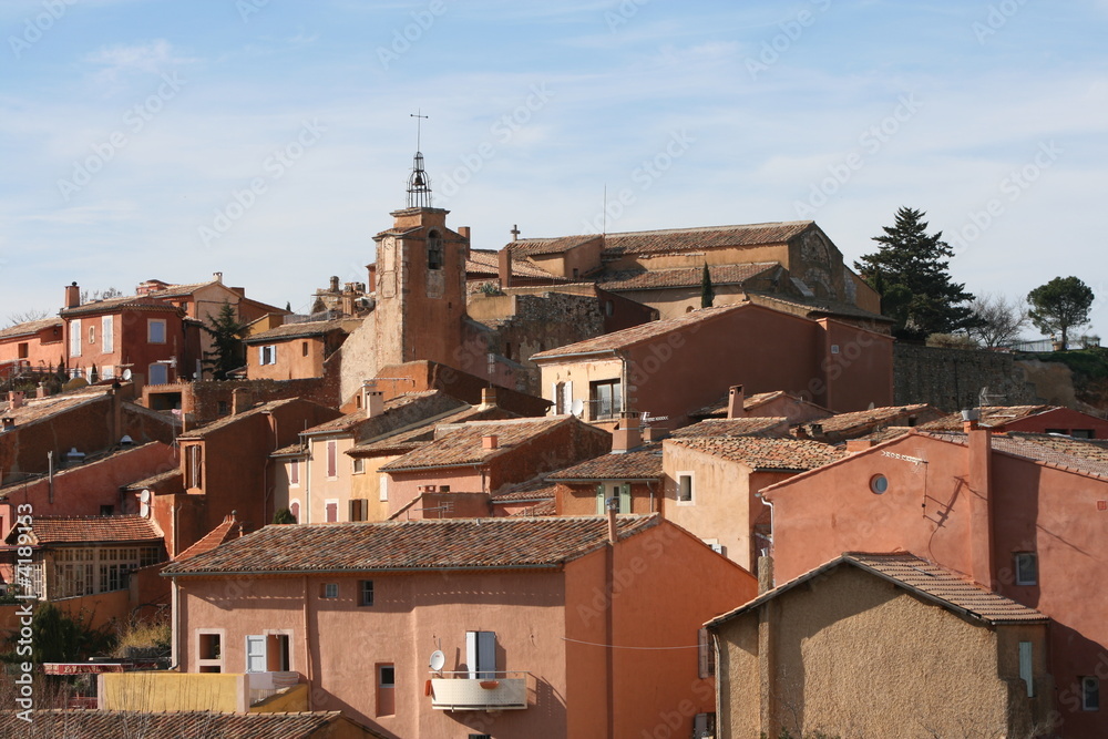 vue du village de Roussilon en provence