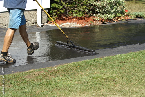 Appying driveway sealer