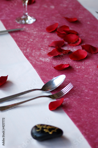 couverts d'une table bien decoree