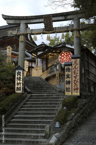 Torii gateway, Kiyomizudera Temple, Kyoto, Japan