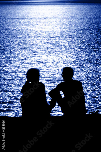 Moonlit Lovers