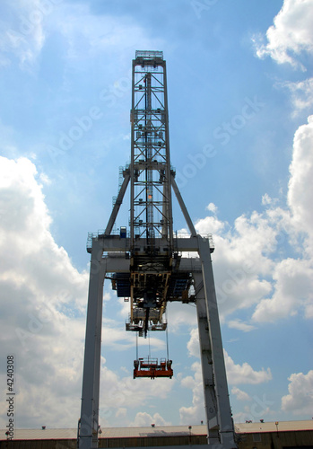 Slika na platnu shipyard crane