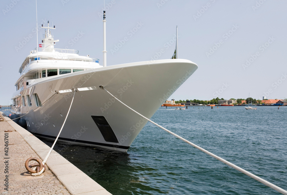 Luxury Yacht Luxury Yacht