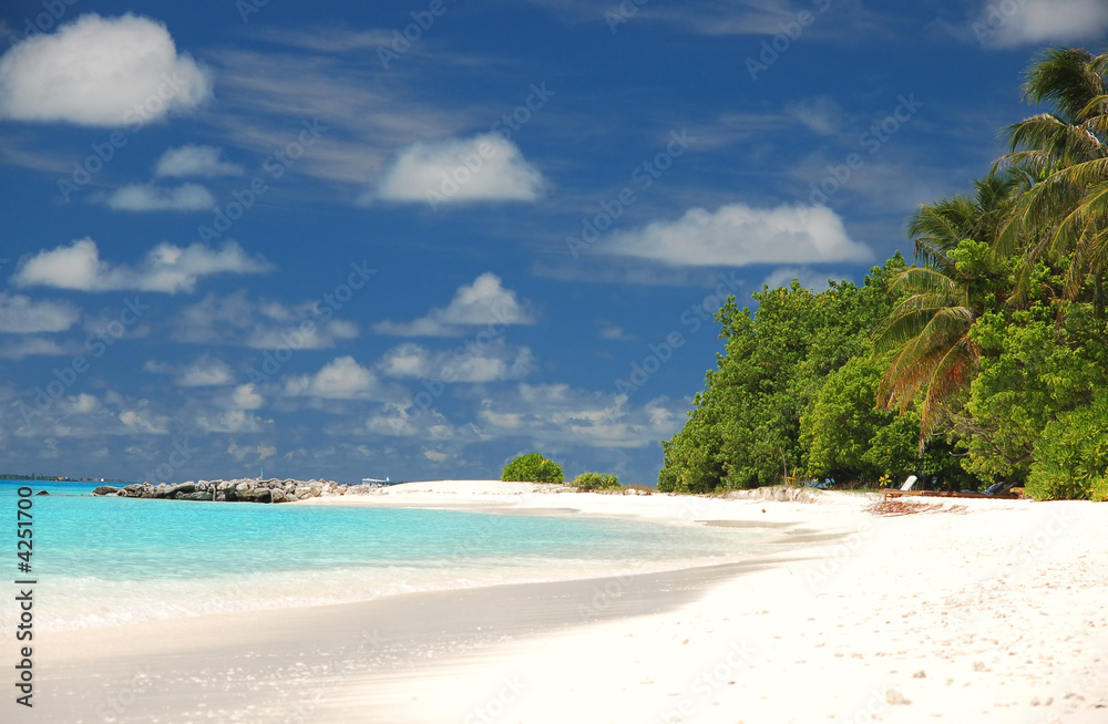 Einsamer tropischer Strand