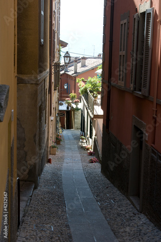 Colorfull street in the south of Italy © Jean-Edouard Rozey