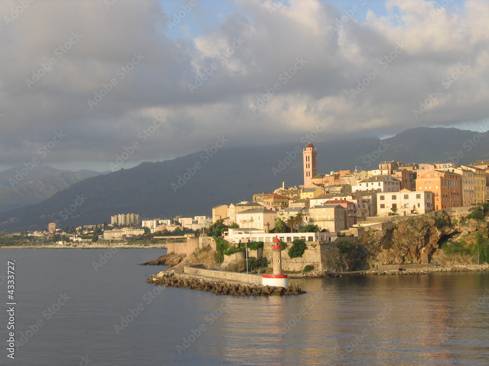 Fototapeta premium Port de bastia à l'Aube