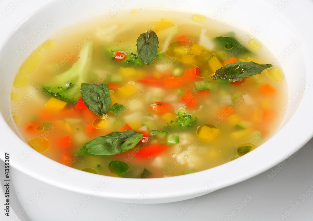  Minestrone vegetable soup