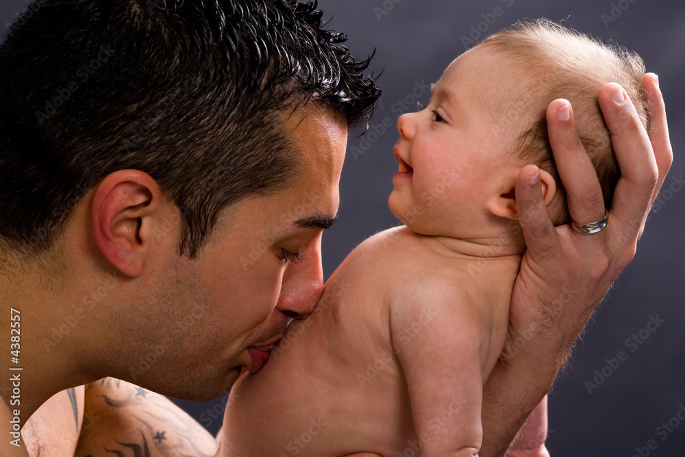 Fototapeta premium Liebevoller Vater