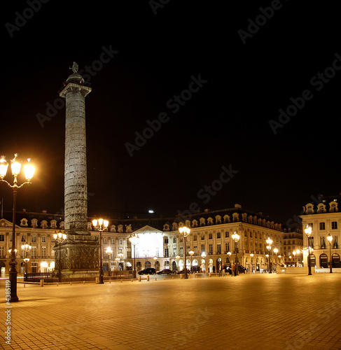 Obraz na płótnie Place Vendôme la nuit - Paris w salonie