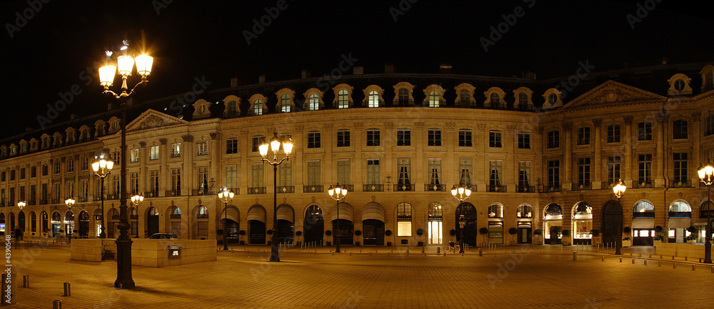 Place Vendôme la nuit - Paris