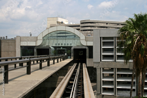mono-rail terminal