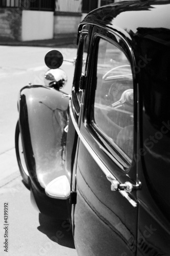 Traction avant noir et blanc