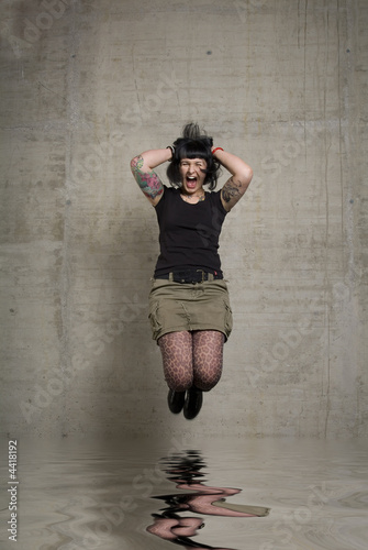 jumping woman © foto.fritz
