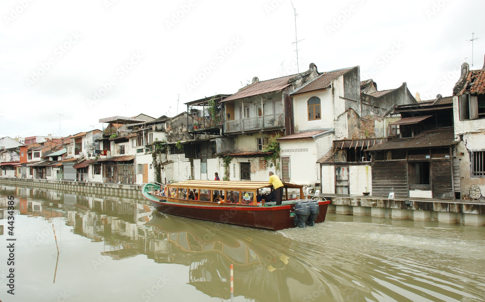 Obraz premium melaka river and old buildings in Malaysia