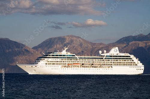 Oceania Cruises Insignia leaving Agios Nikolaos © bullshead