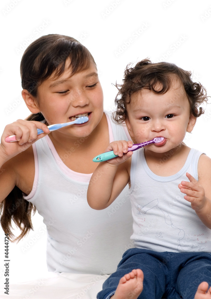 To clean a teeth. To clean a teeth.