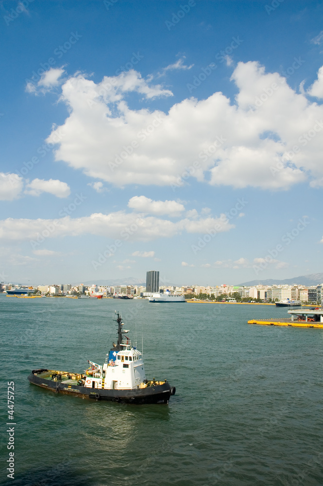 tug ready to push