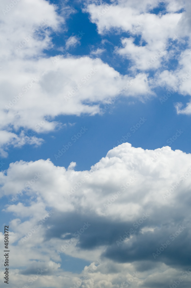 Naklejka premium lowering clouds