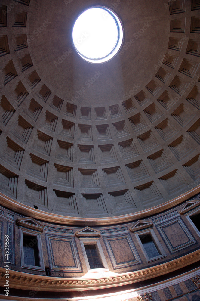 Lueur, Il Pantheon