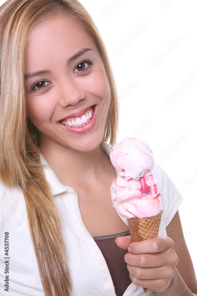 © Stephen Coburn - Girl With Ice Cream © Stephen Coburn - Girl With Ice Cream