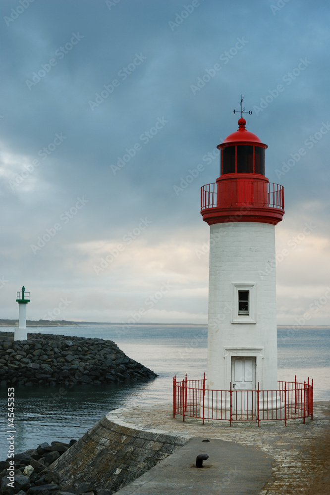 Cotiniere Lighthouse