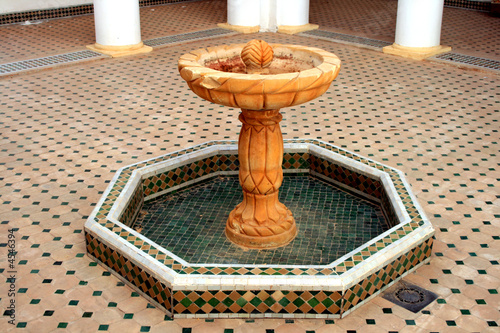 fontaine et mosaïque marocaine photo