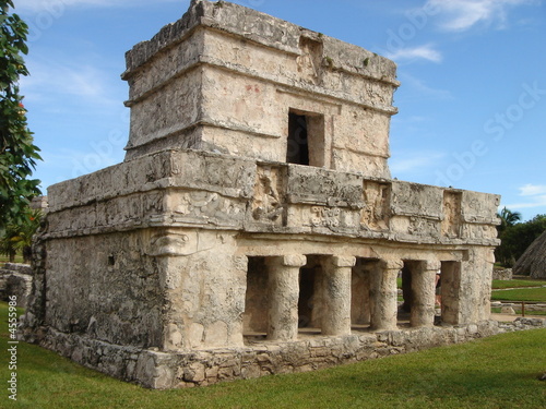 Temple maya