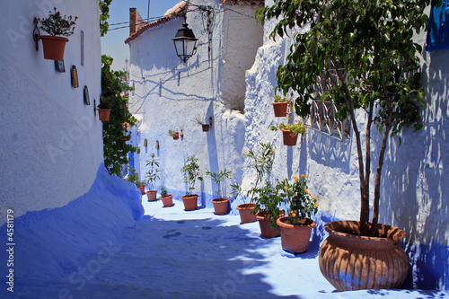 ruelle bleue à chefchaouen au maroc © Emmanuelle Combaud