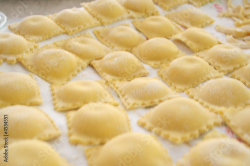 pasta fresca fatta in casa tagliatelle