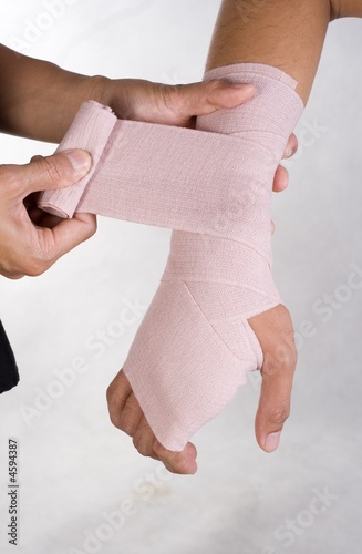 Wrist bandage