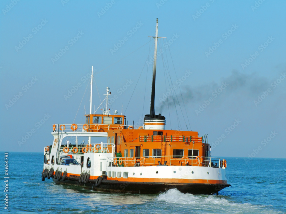 Fototapeta premium Ferry-boat