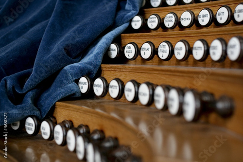 orgue dans eglise photo