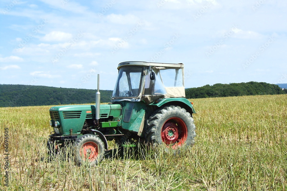 Traktor auf dem Feld Traktor auf dem Feld