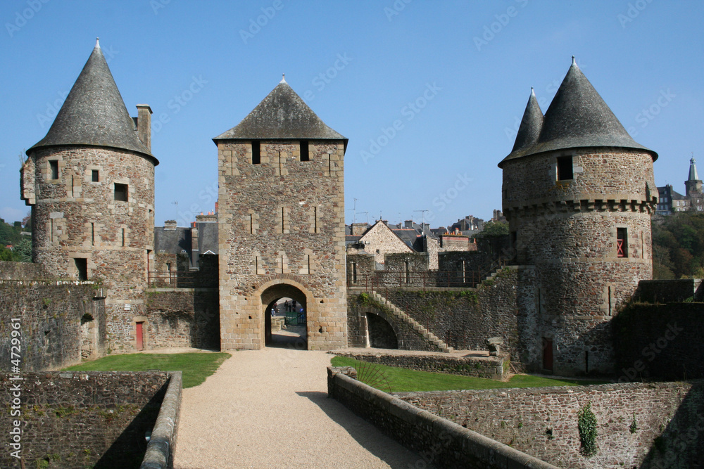 entrée du chateau de Fougères