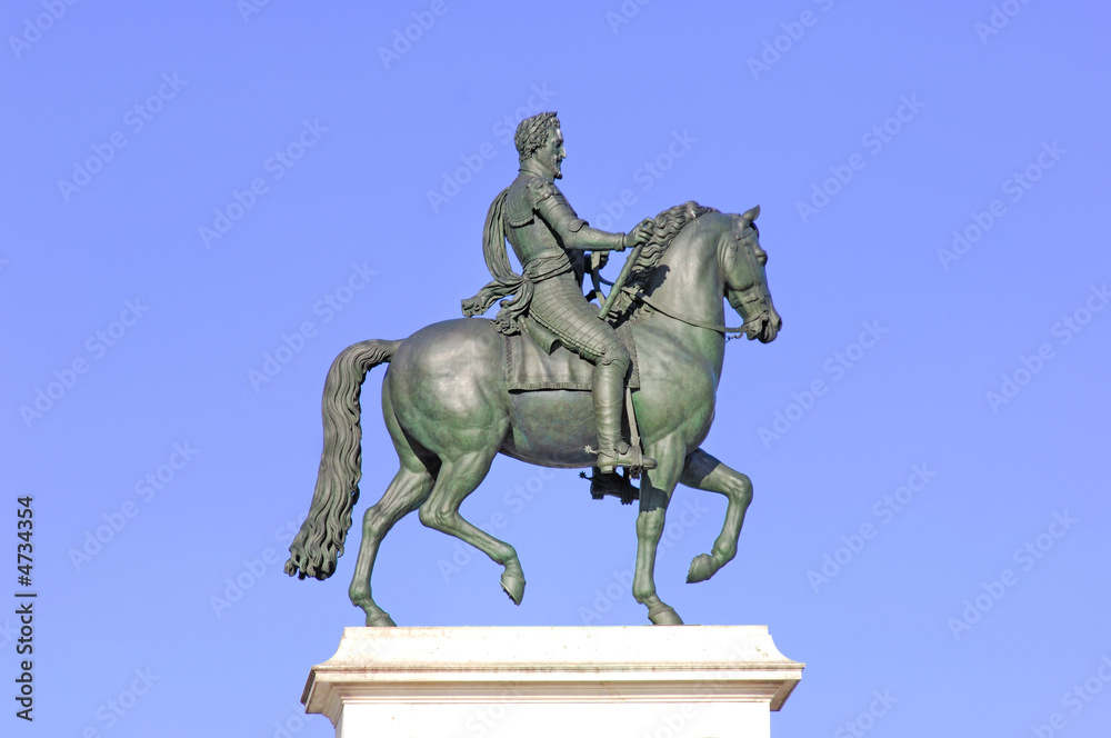 France, Paris: Statue of the French King Henry IV