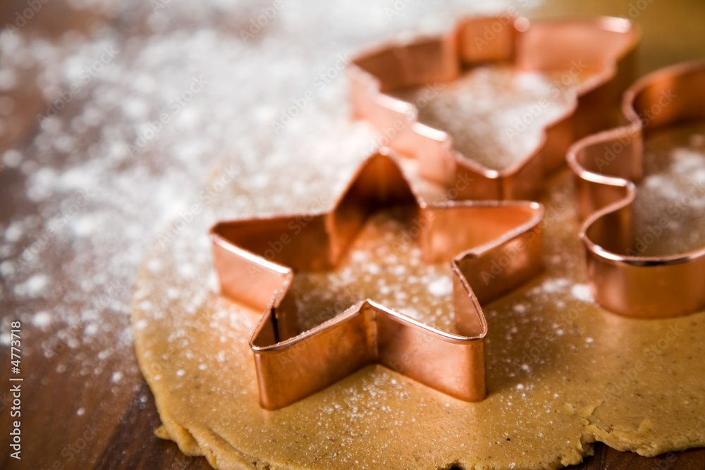 Baking christmas cookies