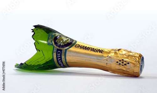 bouteille de Champagne brisée 3