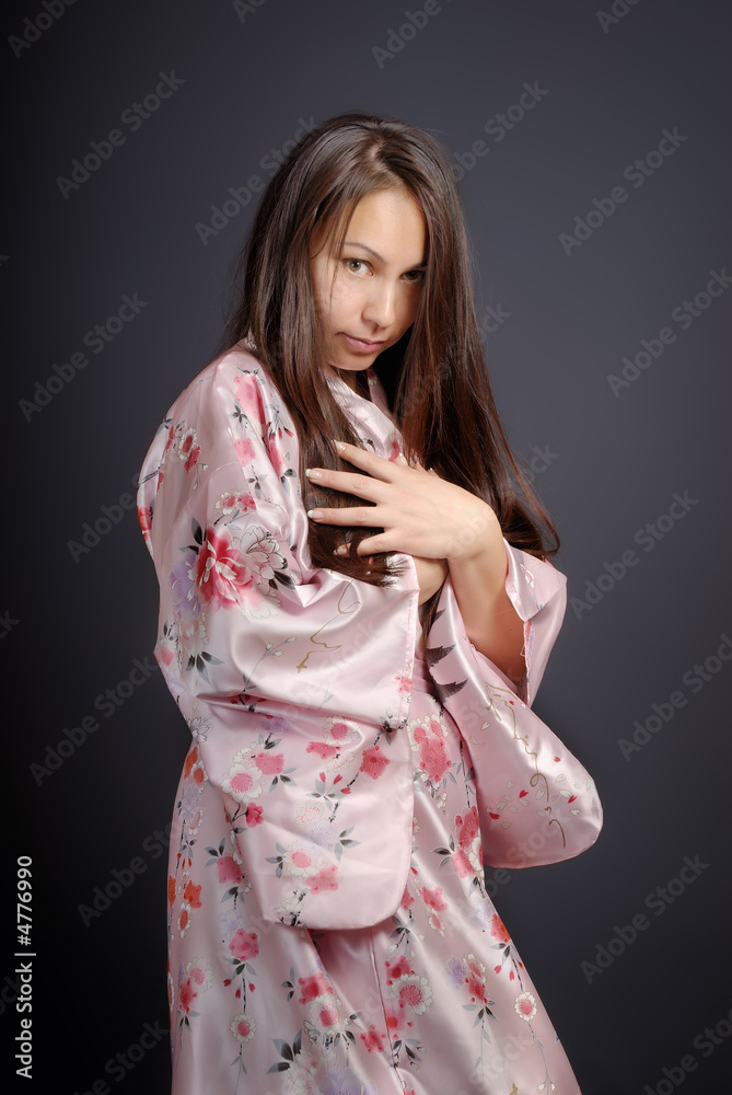 The girl in a kimono 2 - obrazy, fototapety, plakaty 