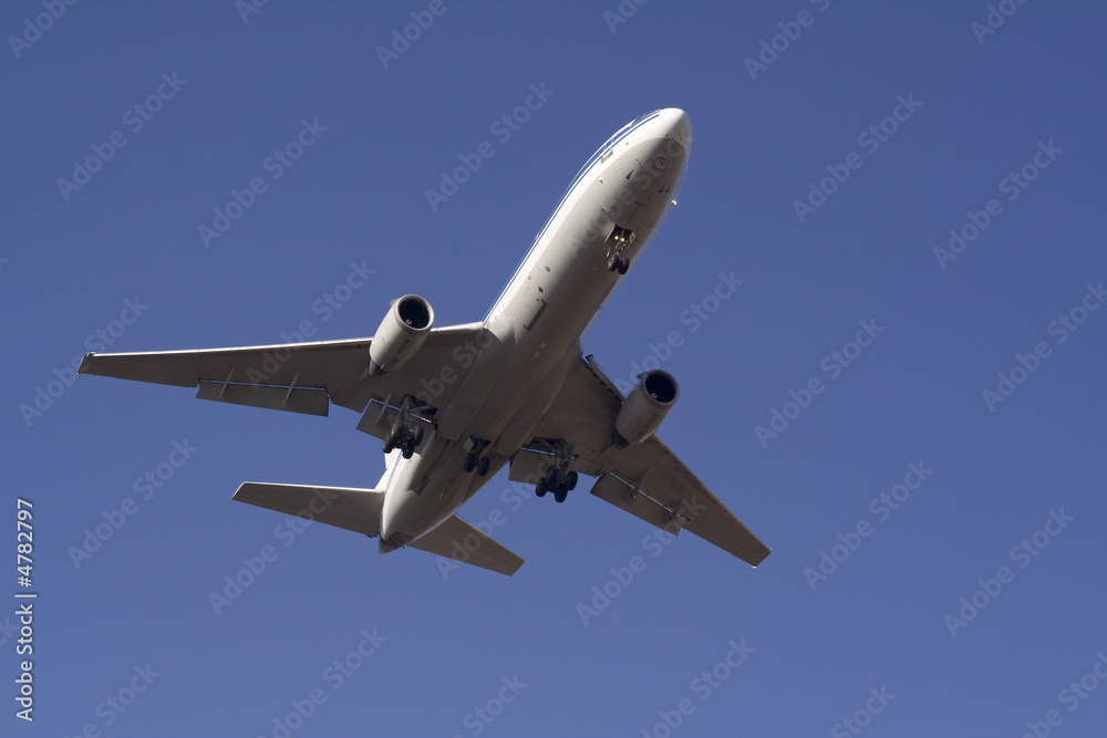 Landing passenger airplane 3 Landing passenger airplane 3