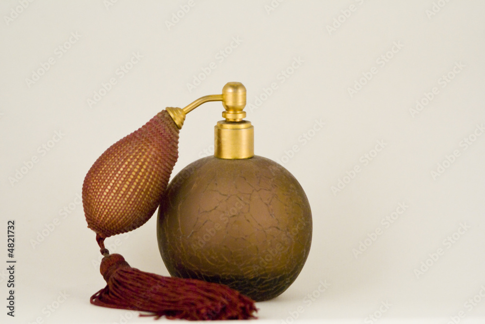 Naklejka premium French perfume spray bottle