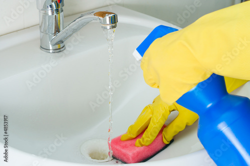 sanitary clearing of a sink