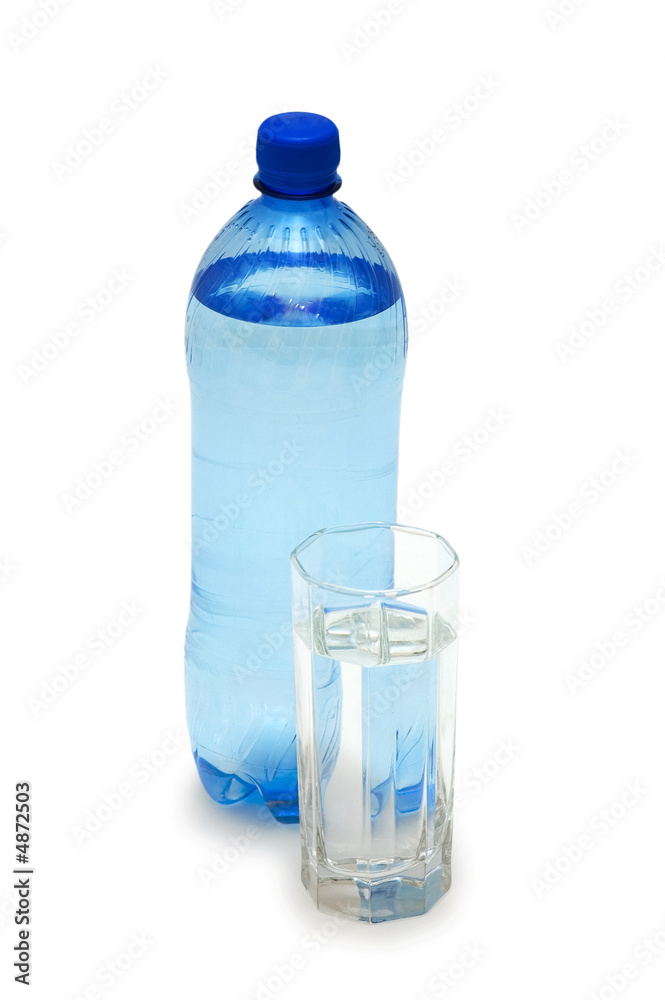 Naklejka premium Bottle and glass of water isolated on white