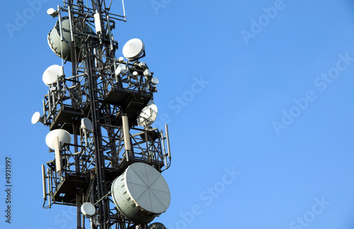 Φωτογραφία Communication Tower with blue sky background and copyspace