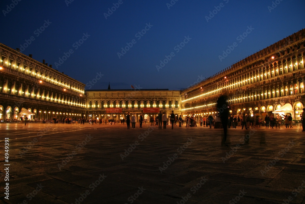 Fototapeta premium Place Saint-Marc de nuit