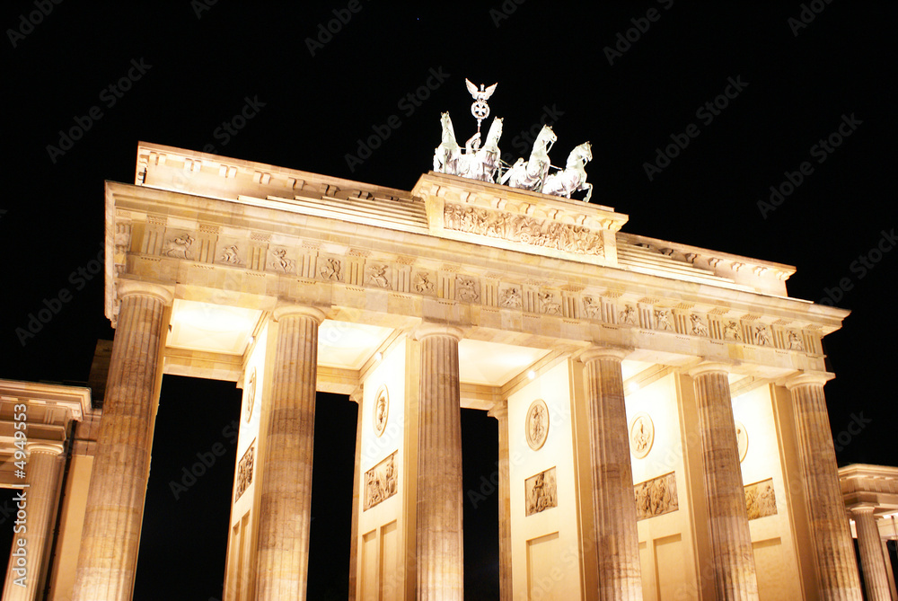 Naklejka premium Brandenburger Tor in the night