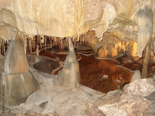 grotte thouzon