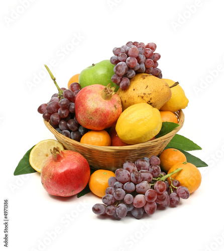 Fototapeta Naklejka Na Ścianę i Meble -  Fruit basket