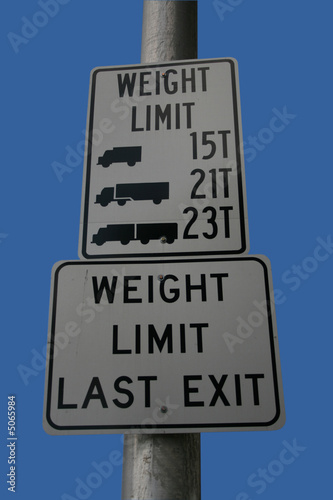 truck weight limit sign