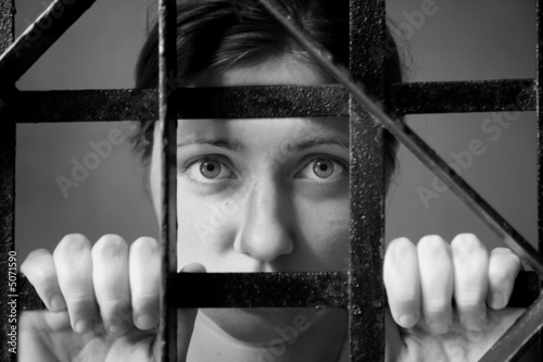 cage locked